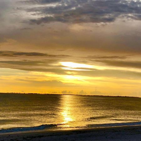 Caribbean Beach Club Fort Myers Beach Buitenkant foto